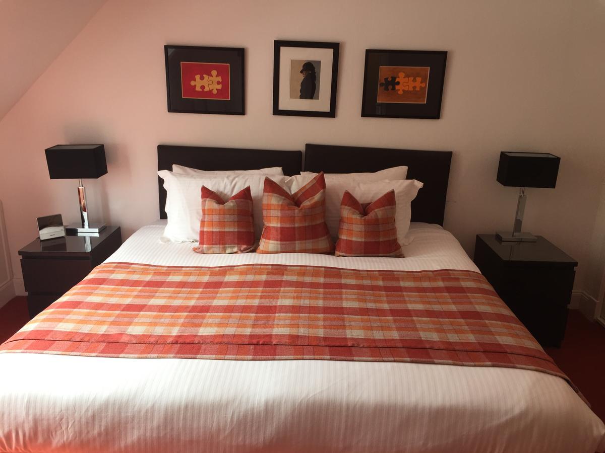 ロッカーンヘッド The Golden Larches Bed & Breakfast エクステリア 写真