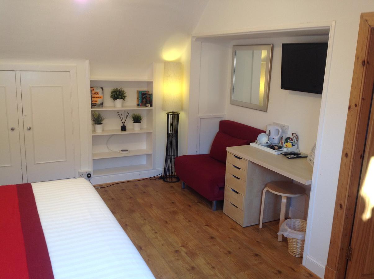 ロッカーンヘッド The Golden Larches Bed & Breakfast エクステリア 写真