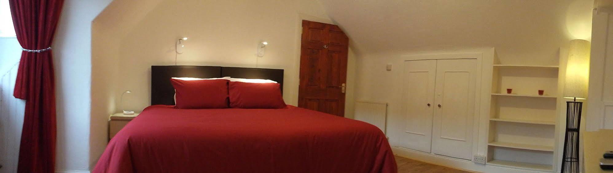 ロッカーンヘッド The Golden Larches Bed & Breakfast エクステリア 写真