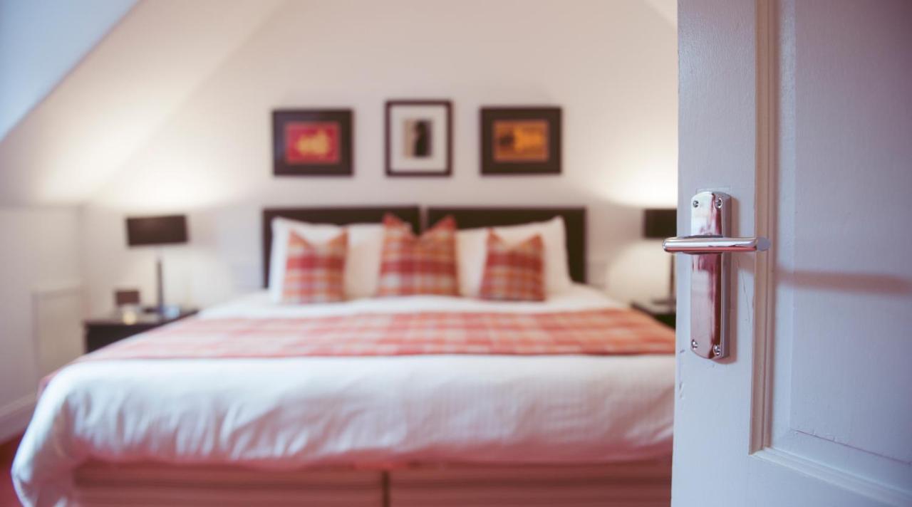 ロッカーンヘッド The Golden Larches Bed & Breakfast エクステリア 写真